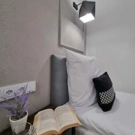 Bialy Kruk Vis-a-vis Jasnej Gory 2a Apartmán