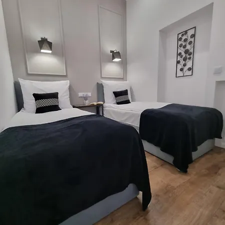 Apartment Bialy Kruk Vis-a-vis Jasnej Gory 2a