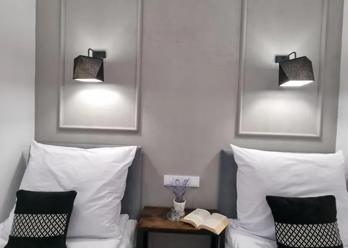 Bialy Kruk Vis-a-vis Jasnej Gory 2a Apartmán *