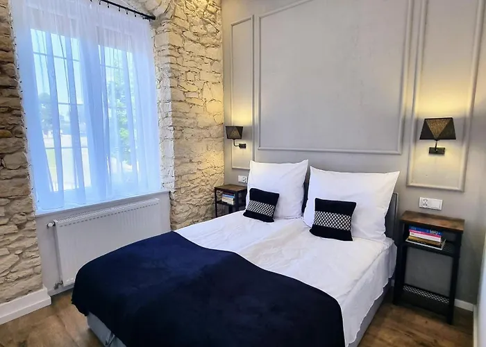 Apartmán Bialy Kruk Vis-a-vis Jasnej Gory 2a *